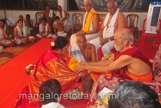 Gokarna Mutt Swamiji reached Mangalore 1